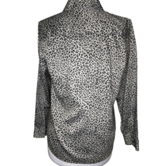 NWT Chico's Animal Print Button Down No Iron Shirt Size 1 - Picture 5 of 12
